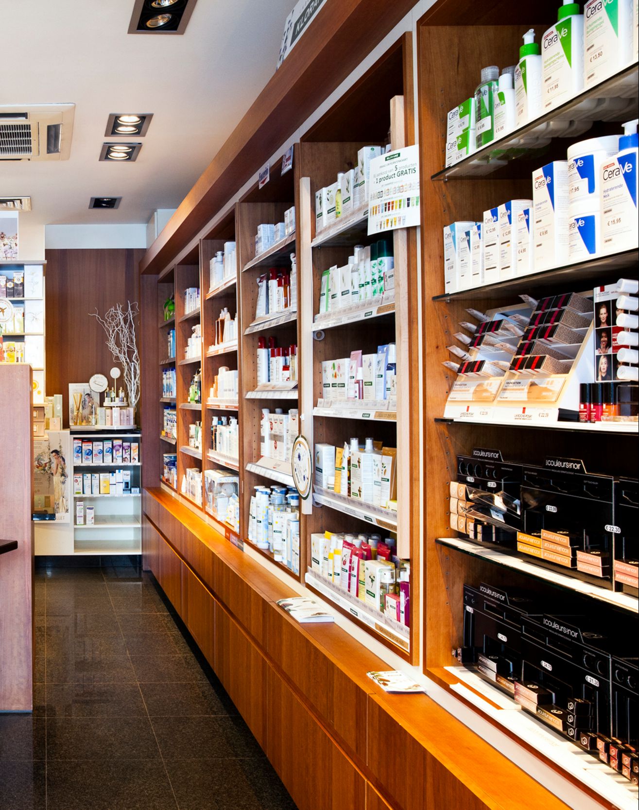 verzorgingsproducten in de apotheek